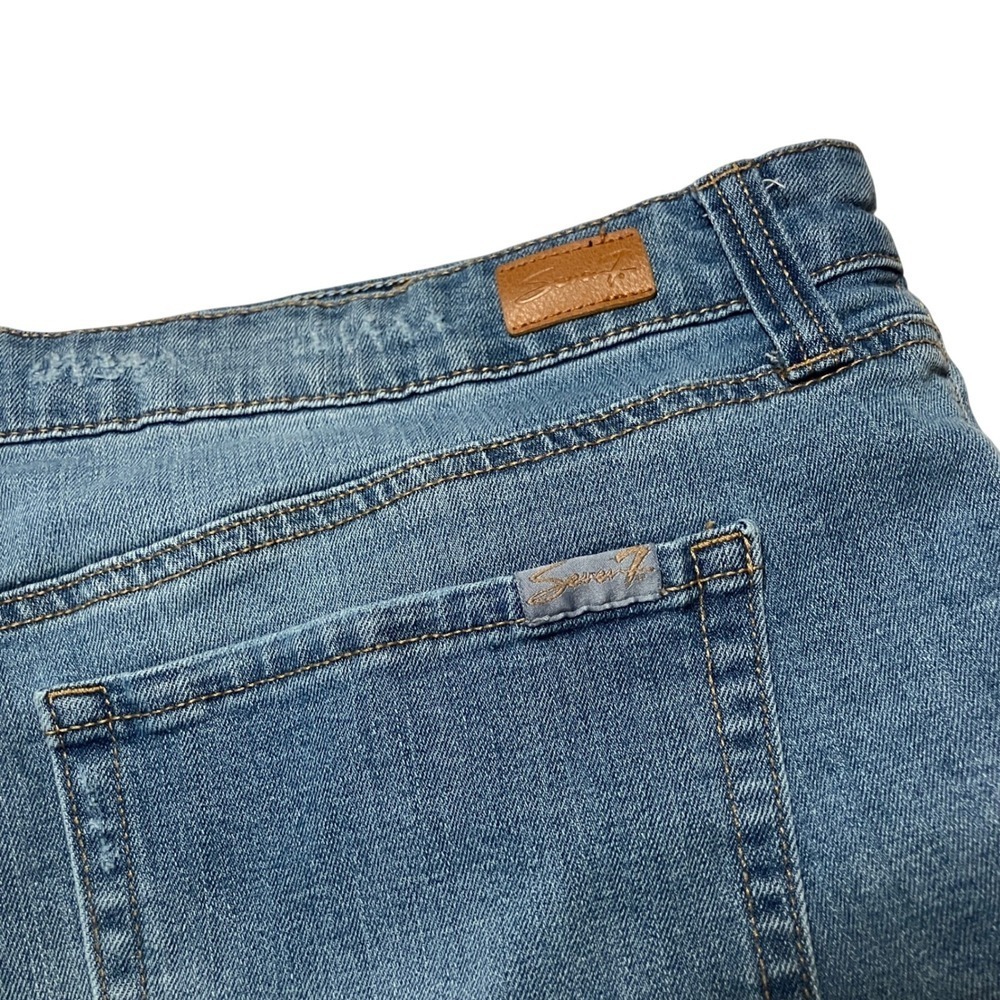 Seven 7 Womens Denim Weekend Shorts Frayed Hem Distressed Light Blue Size 16 - Picture 2 of 6